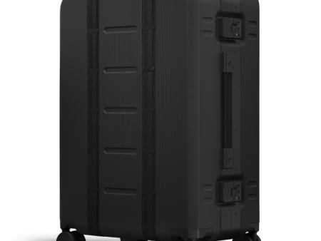 Ramverk Pro Check-in Luggage Medium Black Out Online Hot Sale